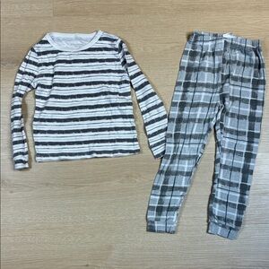 Kyle & Deena Pajamas Mixed Print Striped & Plaid Kids Pajama Set